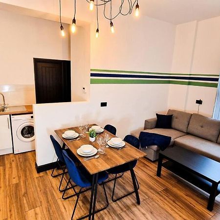 Beautiful Flat On Breck Road Appartement Liverpool Buitenkant foto