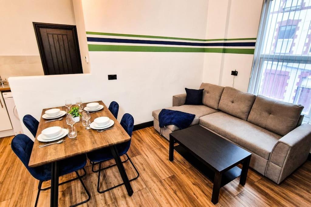 Beautiful Flat On Breck Road Appartement Liverpool Buitenkant foto